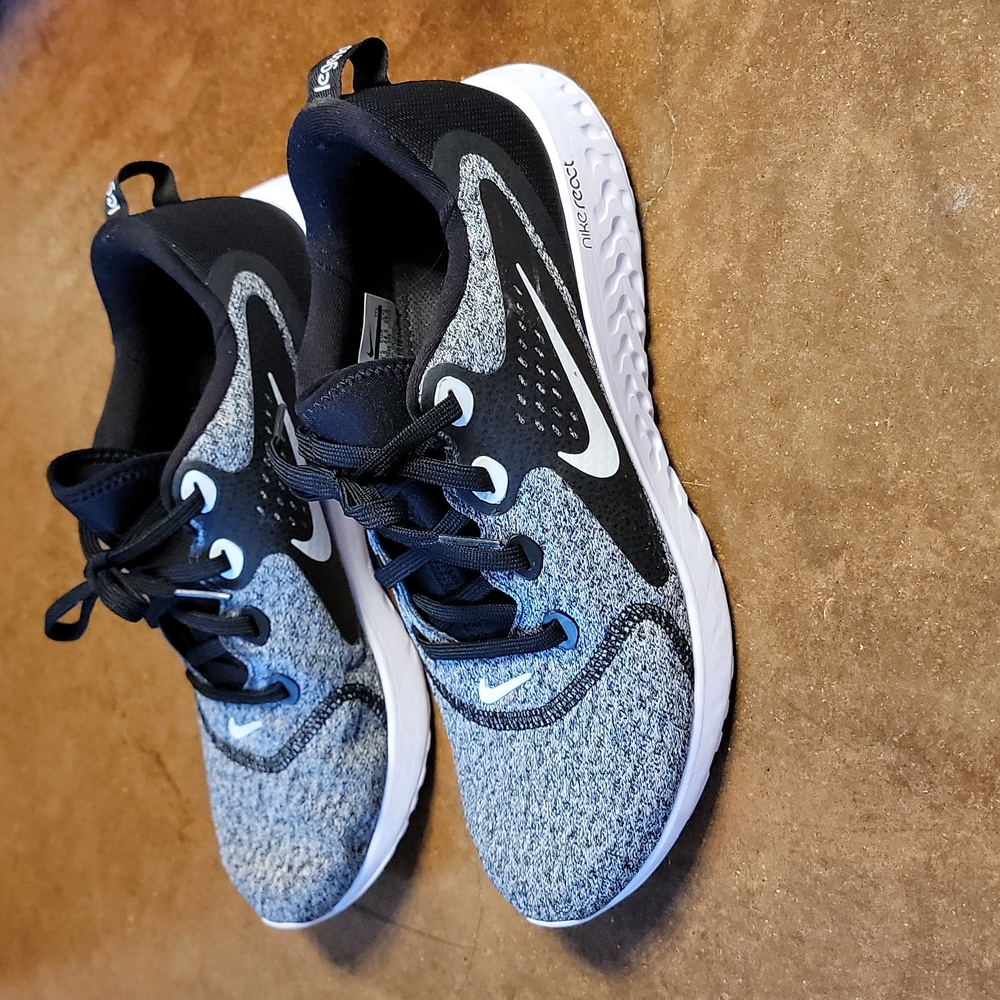 Nike Legend React